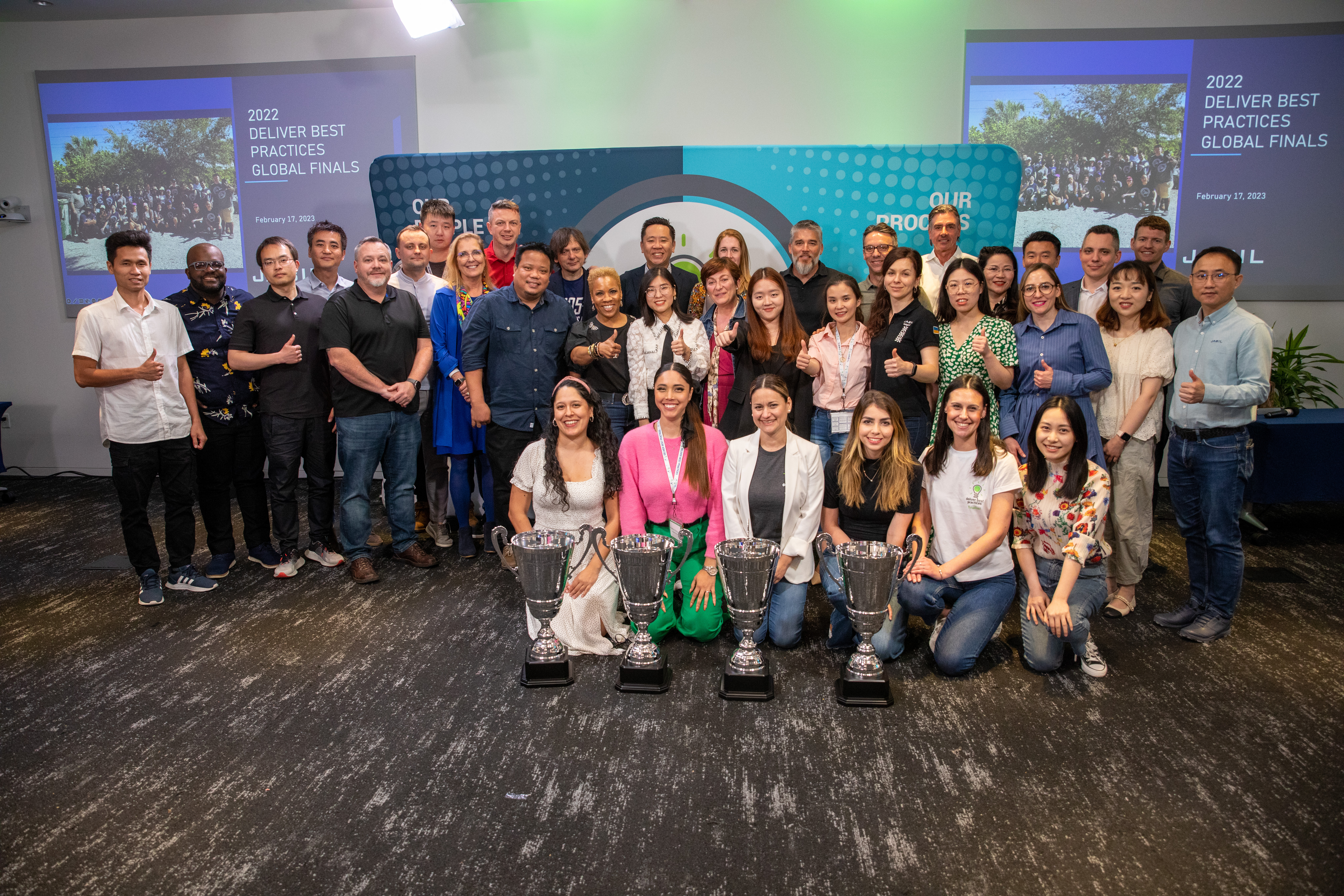 Group photo of Deliver Best Practices global finalist participants. 
